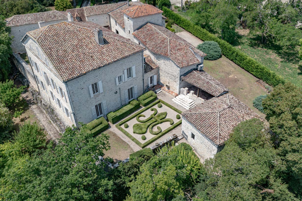 13th century castle with chapel and tower set in 2 hectares Tarn-et-Garonne
