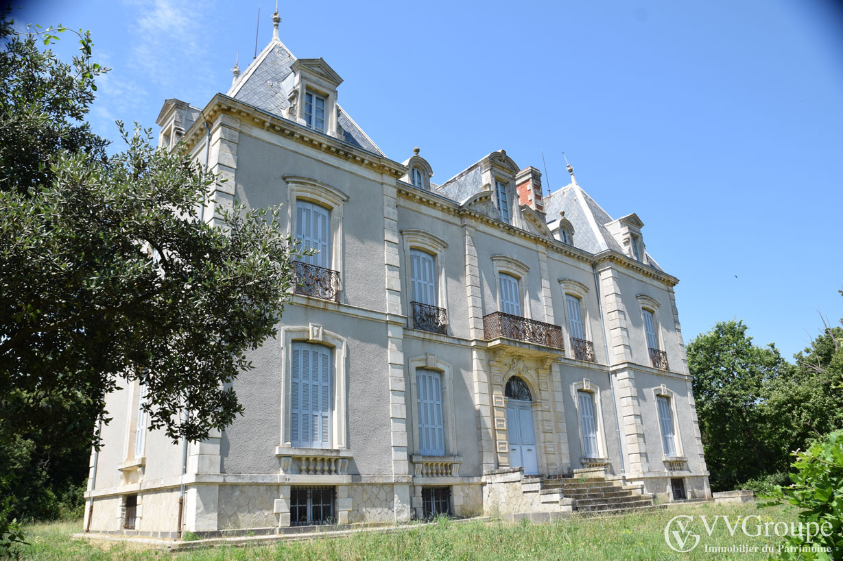 Château 19ème siècle à rénover dans un parc de 3,57 hectares, Béziers - Hérault