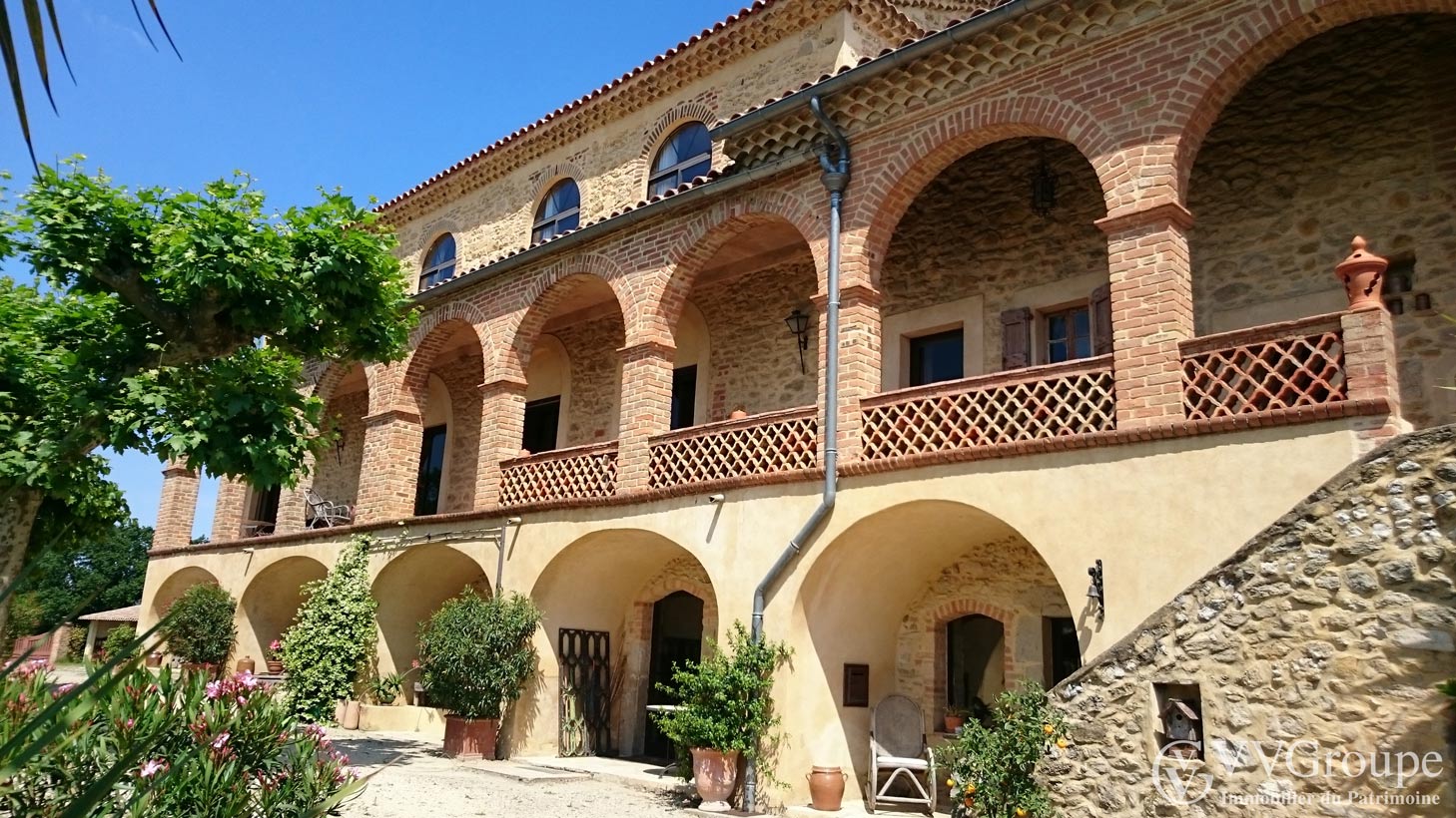 Mas du 18ème siècle de 660 m2 avec piscine dans un parc d'1,6 hectare, Alès-Gard