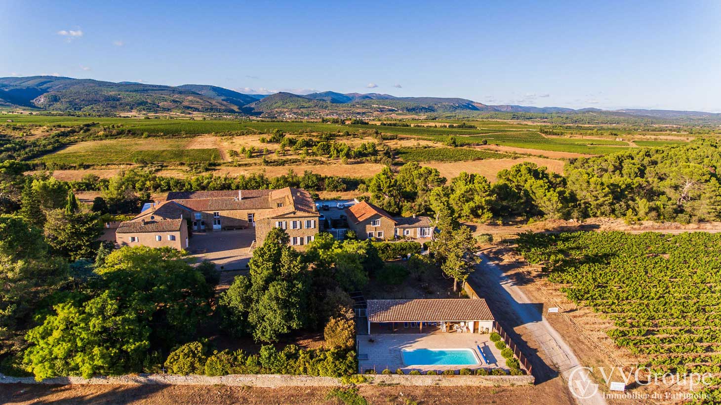 Domaine viticole avec gîtes, chambres d'hôtes sur 78 hectares, Corbières - Aude