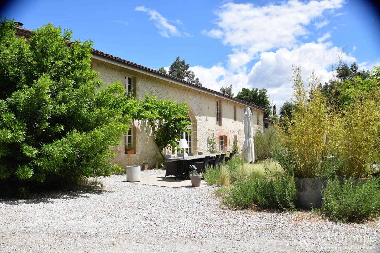 Mas rénové du 19ème siècle avec piscine sur 1,14 hectare, Lavaur - Tarn