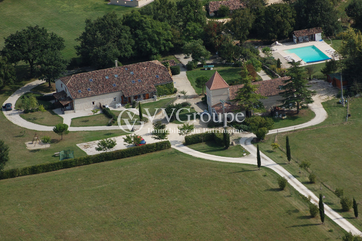 Domaine de tourisme, salle de réception, gîtes sur 8,5 hectares, Monflanquin Lot-et-Garonne