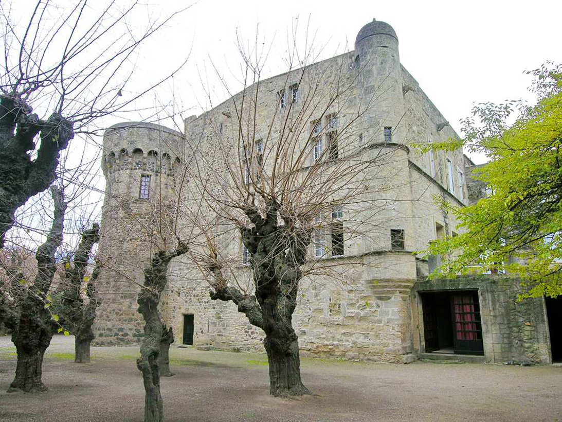 Château, commanderie templière du 13ème siècle avec chapelle, Pézenas - Hérault
