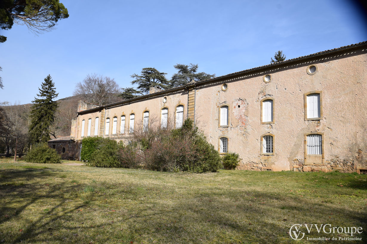 Évêché du 17ème siècle avec orangerie, secteur Rennes le Château - Aude
